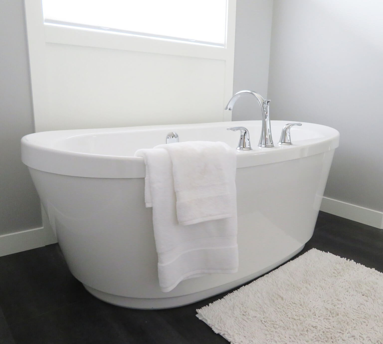 Learn About Your Choices in Bathtub Materials Allied PHS in Chicago, IL